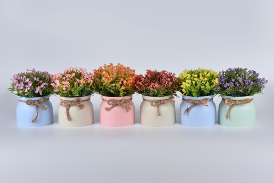 Композиции в вазонах. Деревянная трава. Кашпо лечуза балконера квадратное. Оцинкованные кашпо для цветов. Калибрахоа и лобелия в одном горшке.